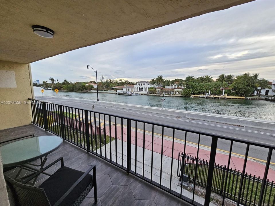 For Rent: $3,650 (2 beds, 2 baths, 730 Square Feet)