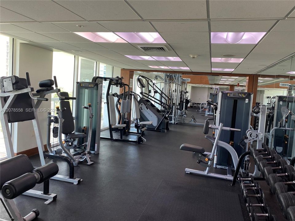 For Rent: $4,300 (2 beds, 2 baths, 1510 Square Feet)