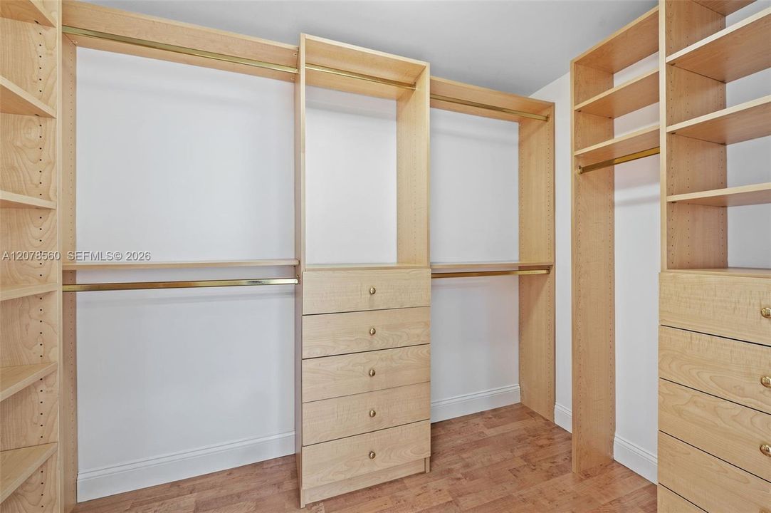 For Sale: $689,000 (2 beds, 2 baths, 1610 Square Feet)