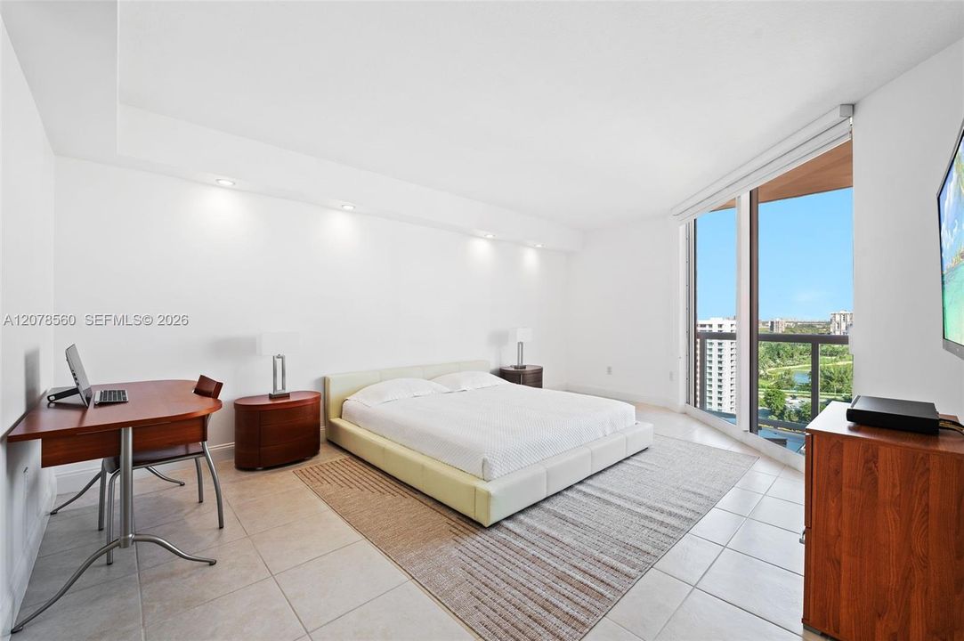 For Sale: $689,000 (2 beds, 2 baths, 1610 Square Feet)