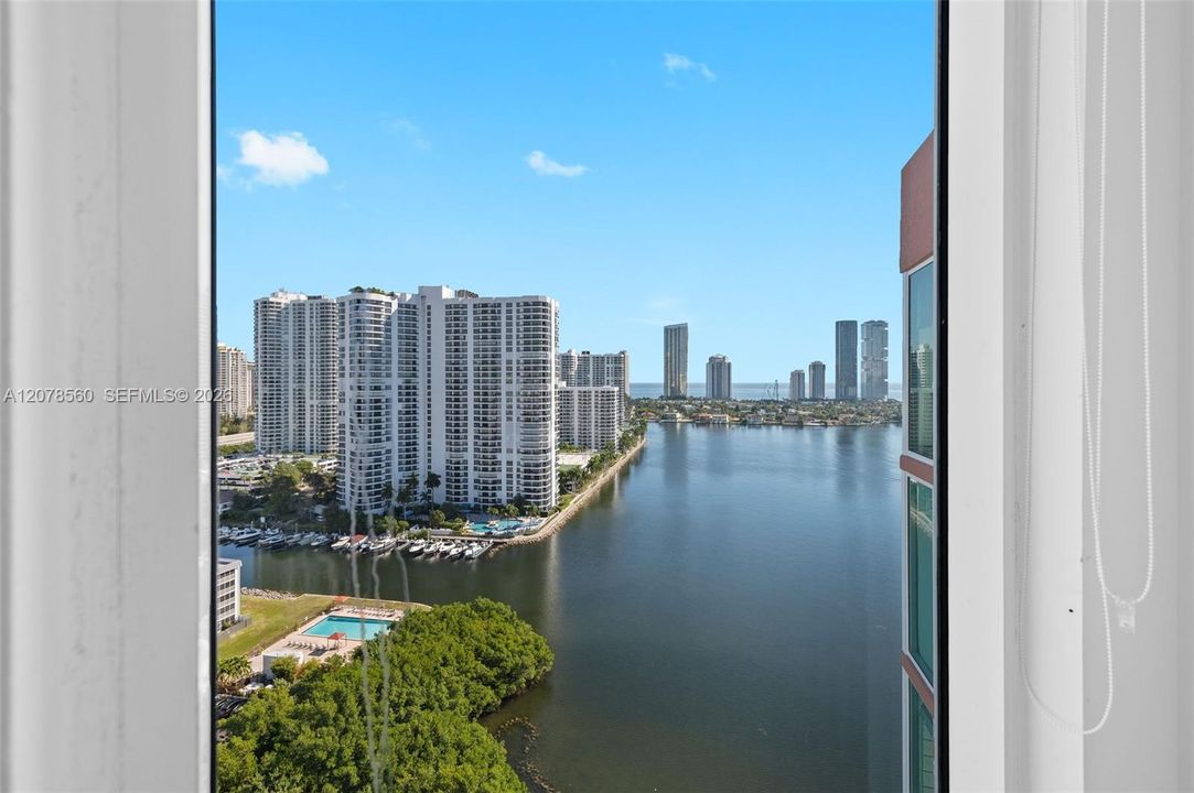 For Sale: $689,000 (2 beds, 2 baths, 1610 Square Feet)