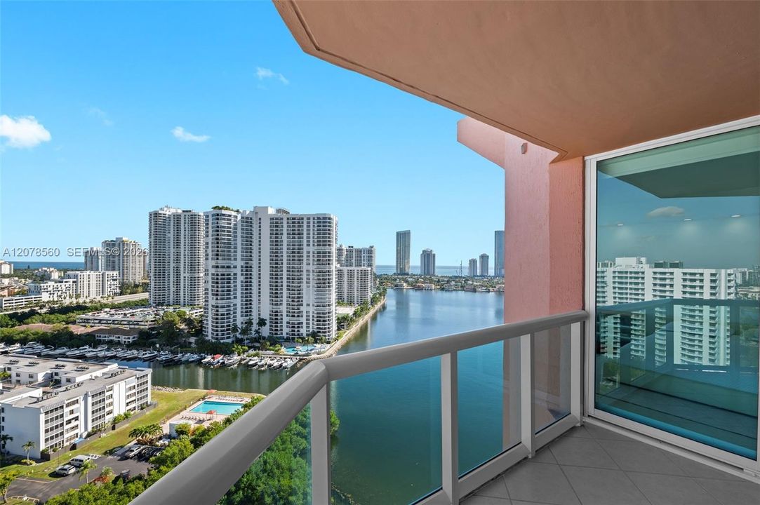 For Sale: $689,000 (2 beds, 2 baths, 1610 Square Feet)