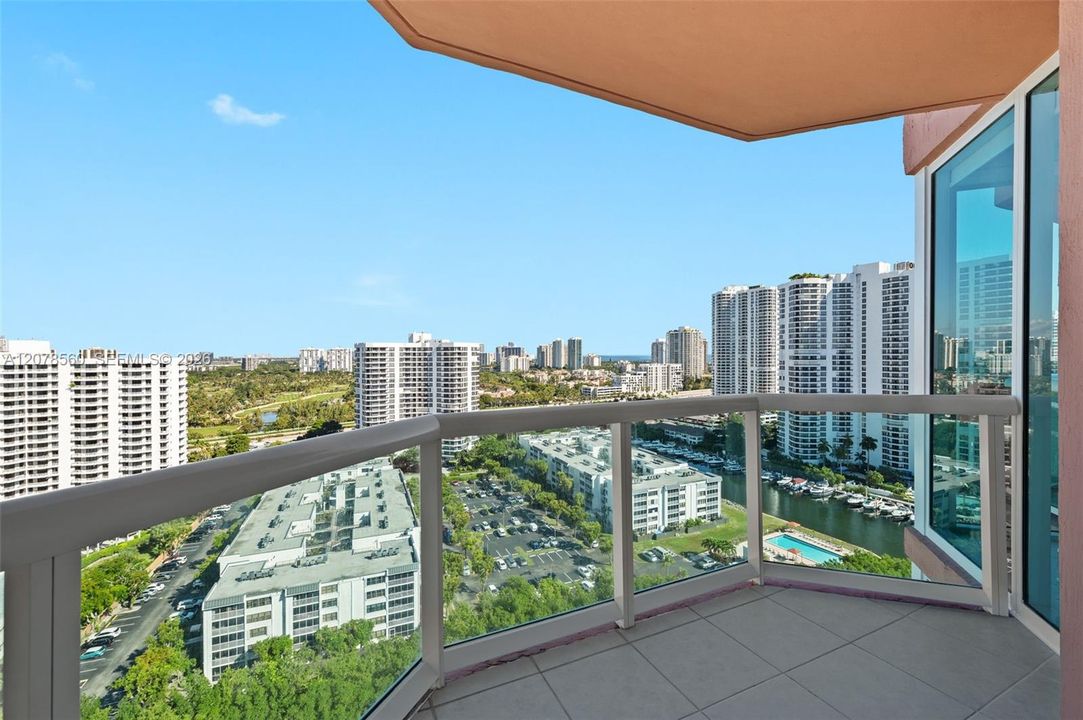 For Sale: $689,000 (2 beds, 2 baths, 1610 Square Feet)