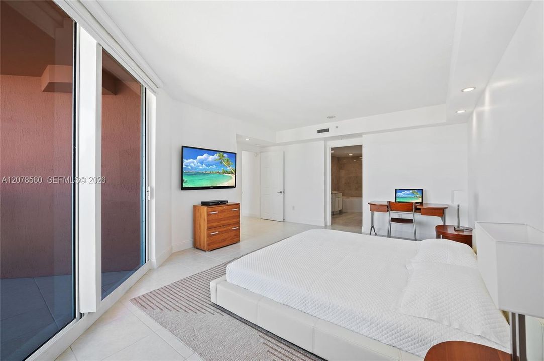 For Sale: $689,000 (2 beds, 2 baths, 1610 Square Feet)