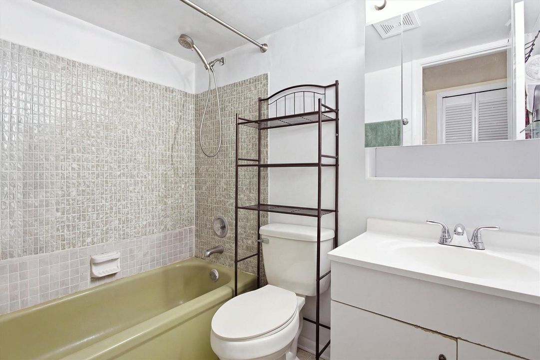 2nd bathroom