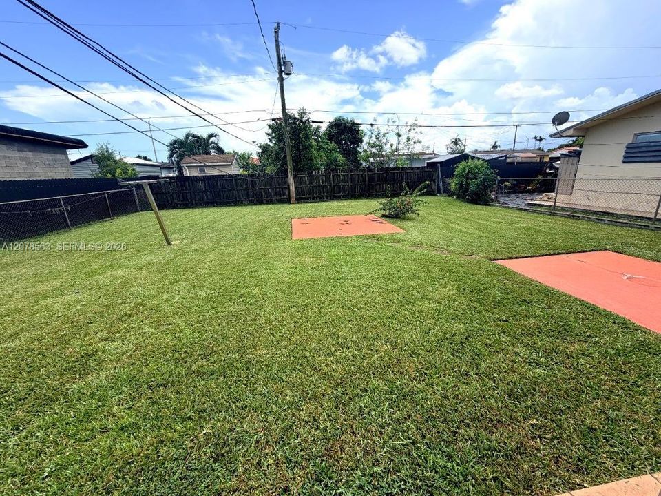 En Venta: $625,000 (4 camas, 2 baños, 1680 Pies cuadrados)