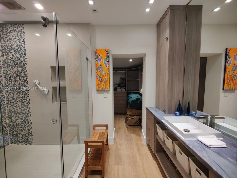 For Sale: $2,795,000 (4 beds, 4 baths, 2517 Square Feet)