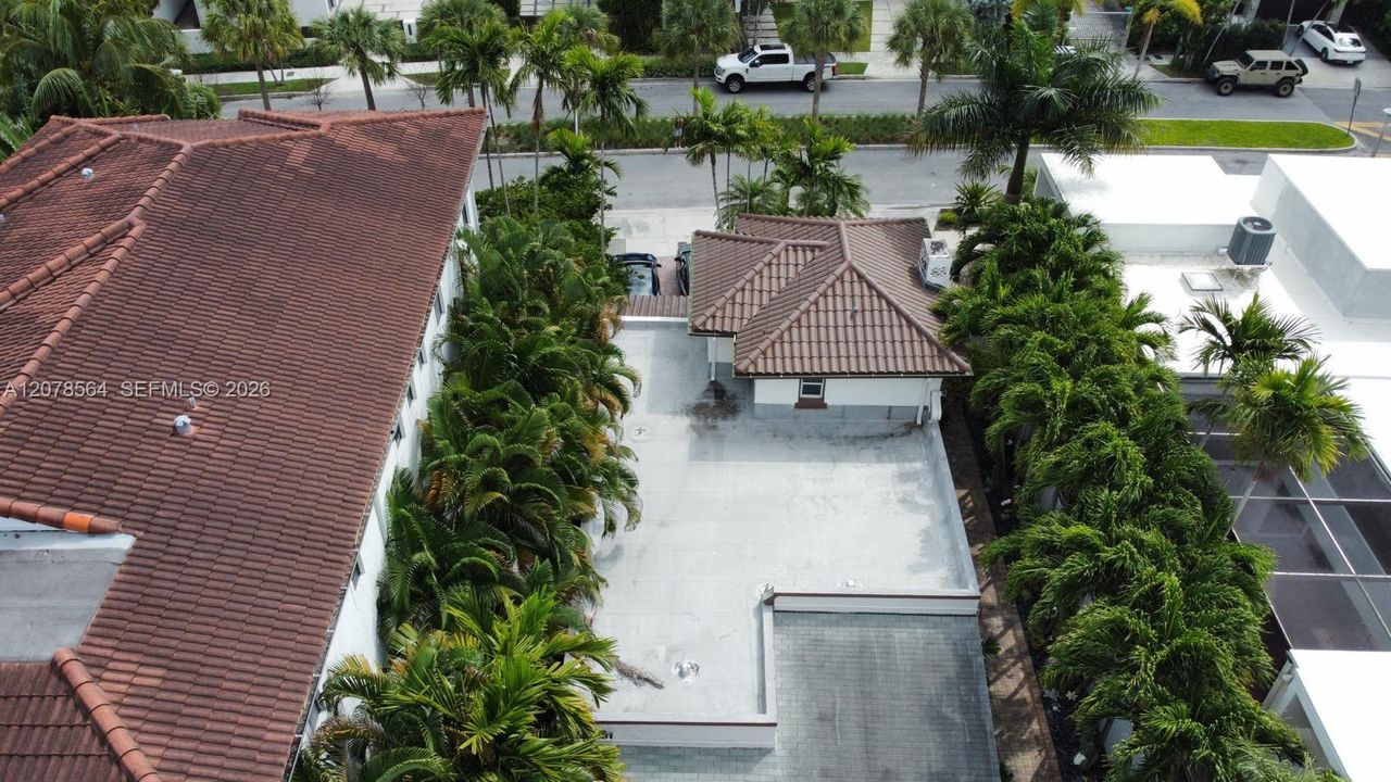 For Sale: $2,795,000 (4 beds, 4 baths, 2517 Square Feet)