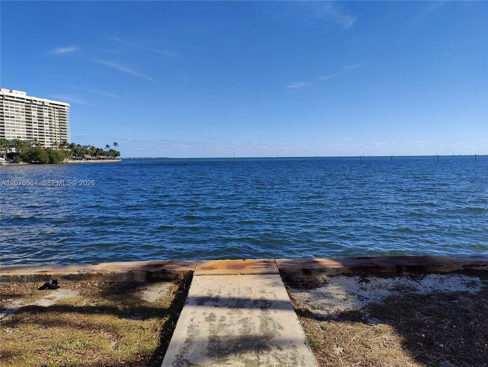 For Sale: $2,795,000 (4 beds, 4 baths, 2517 Square Feet)