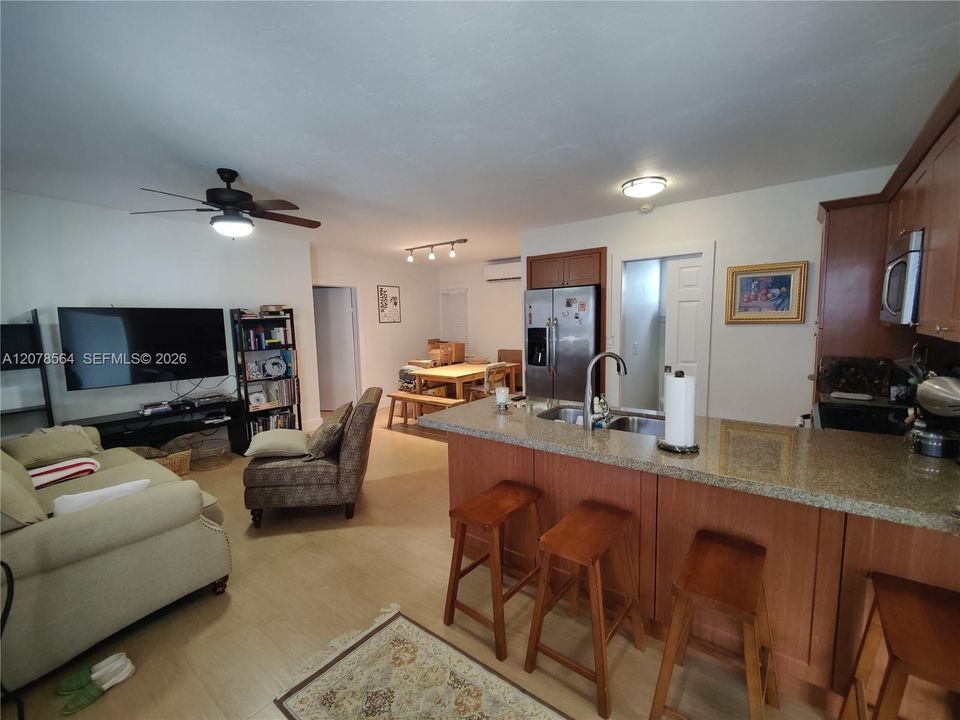 For Sale: $2,795,000 (4 beds, 4 baths, 2517 Square Feet)