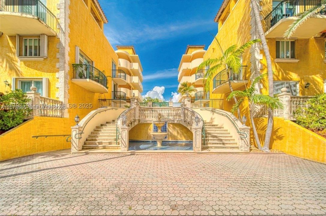 For Sale: $369,000 (1 beds, 1 baths, 750 Square Feet)