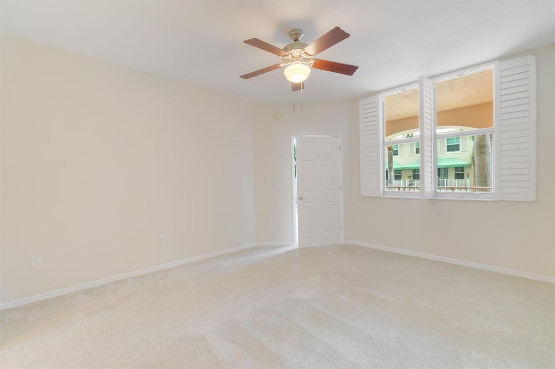 Primary Bedroom (3)