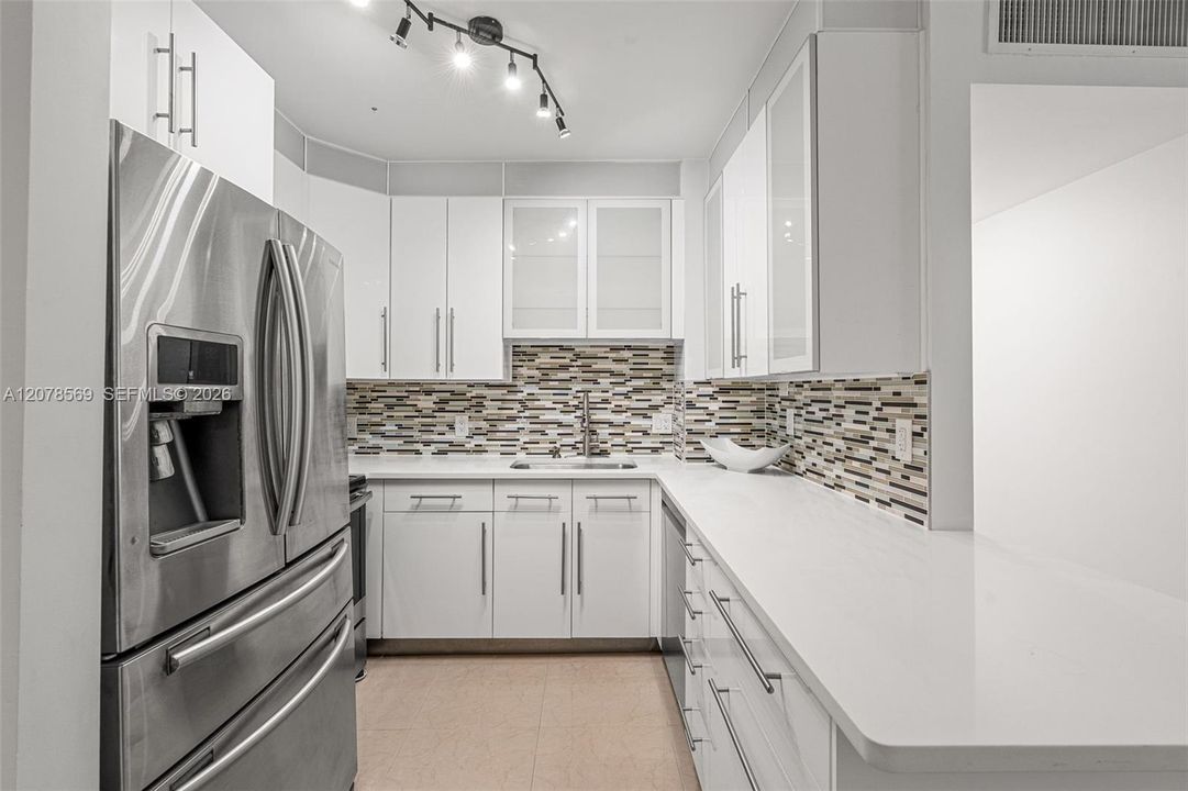 For Rent: $3,100 (2 beds, 2 baths, 1020 Square Feet)