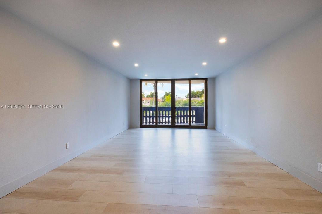 For Rent: $6,250 (3 beds, 2 baths, 1570 Square Feet)