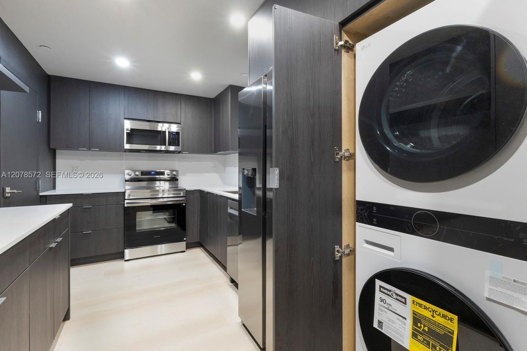 For Rent: $6,250 (3 beds, 2 baths, 1570 Square Feet)