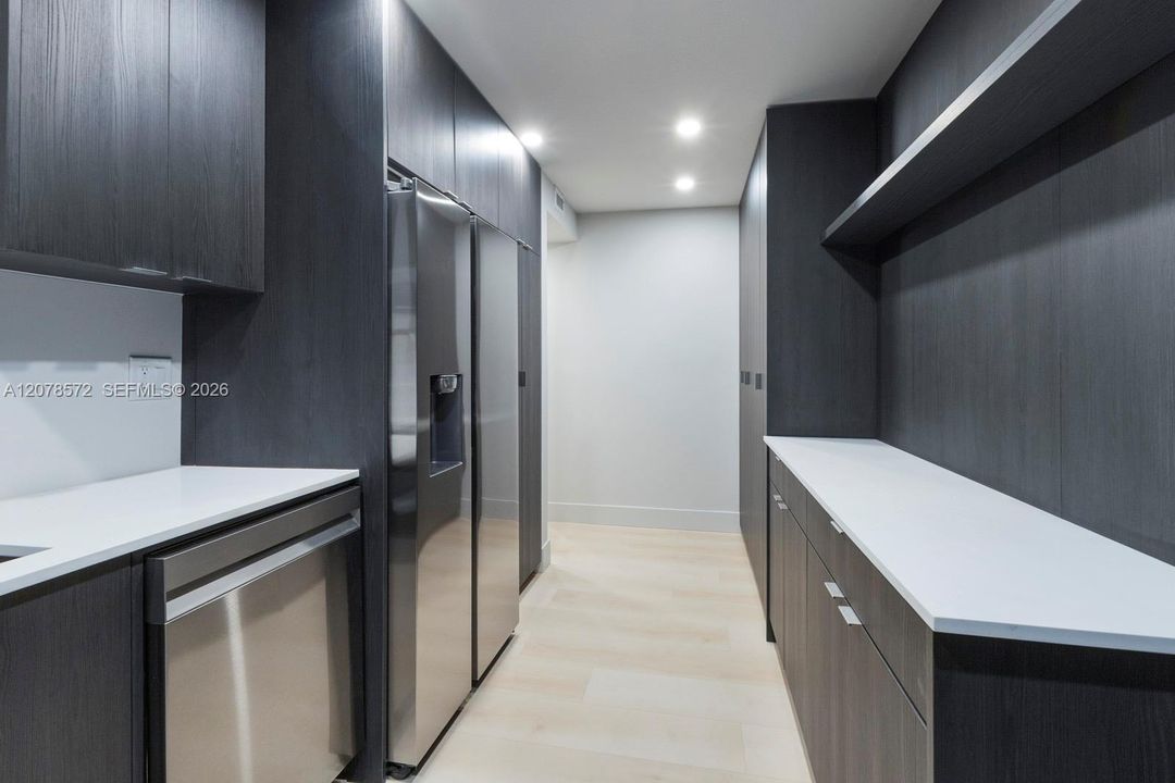 For Rent: $6,250 (3 beds, 2 baths, 1570 Square Feet)