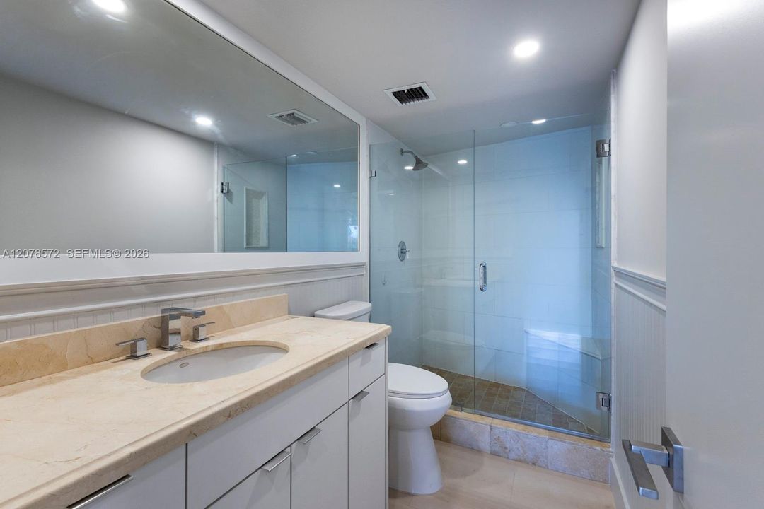 For Rent: $6,250 (3 beds, 2 baths, 1570 Square Feet)