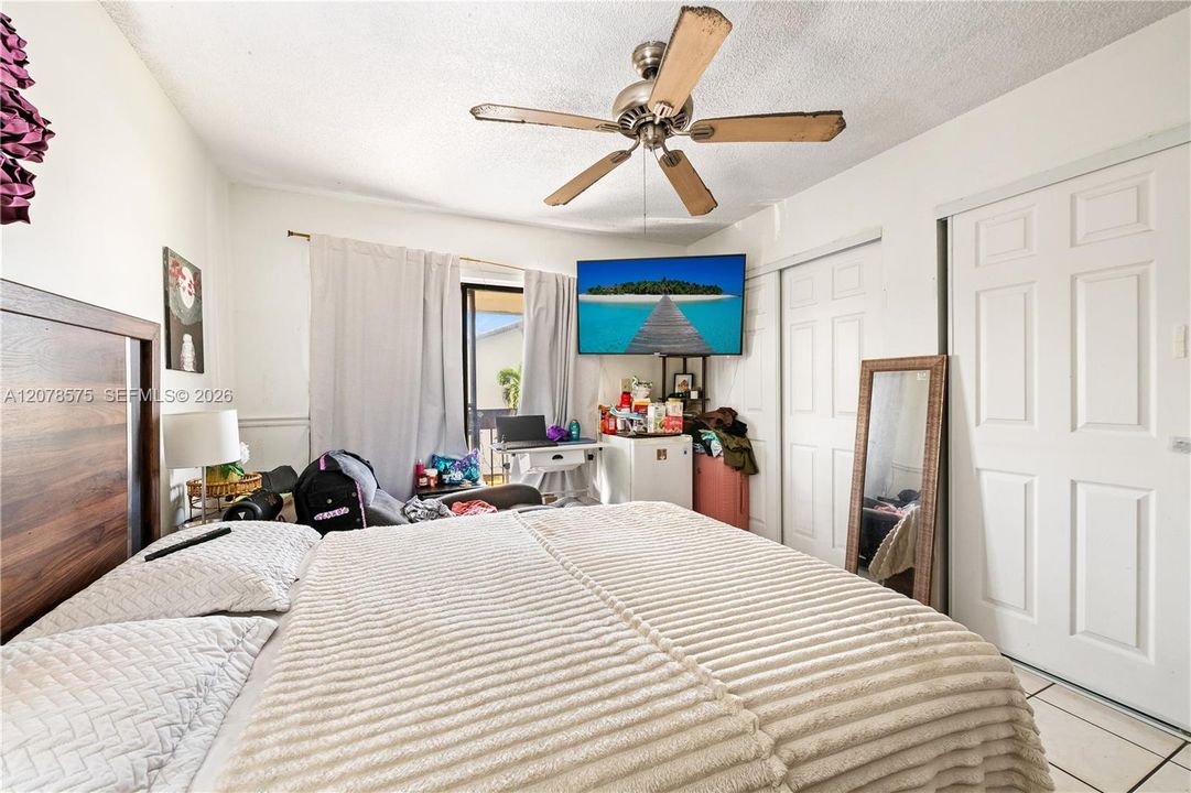 For Sale: $310,000 (2 beds, 2 baths, 1032 Square Feet)