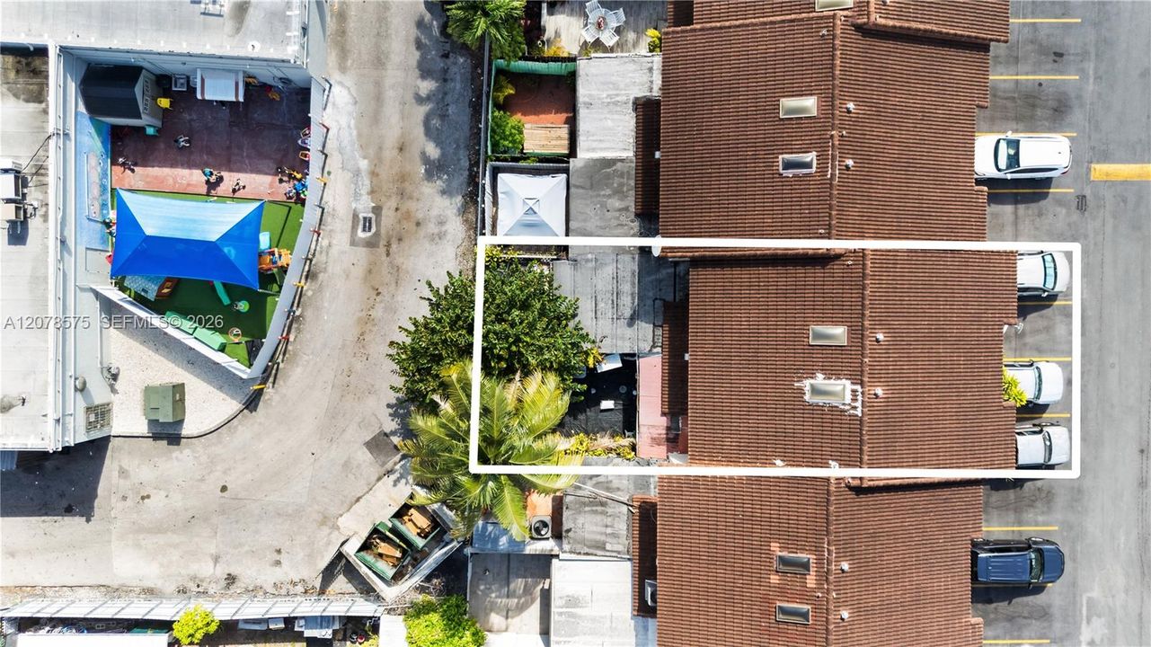 For Sale: $310,000 (2 beds, 2 baths, 1032 Square Feet)