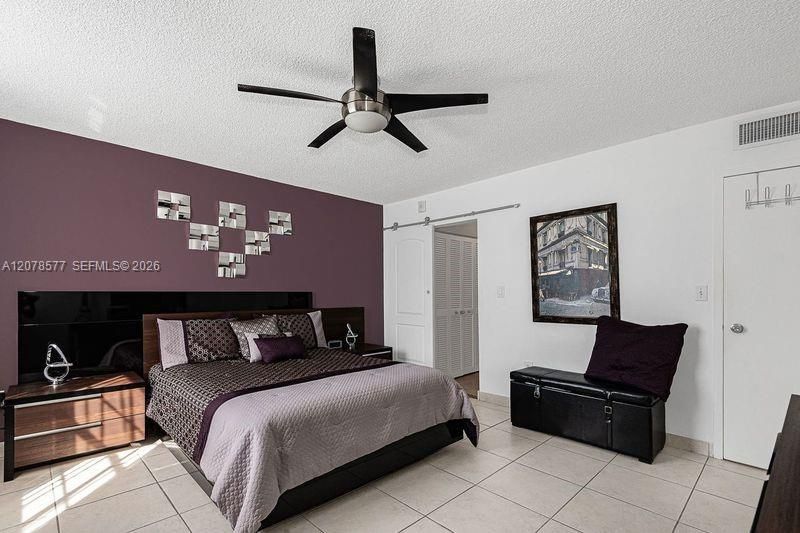For Sale: $269,900 (1 beds, 1 baths, 930 Square Feet)