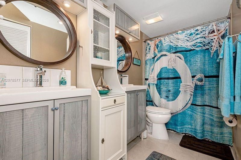 For Sale: $269,900 (1 beds, 1 baths, 930 Square Feet)