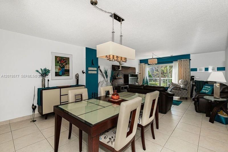 For Sale: $269,900 (1 beds, 1 baths, 930 Square Feet)