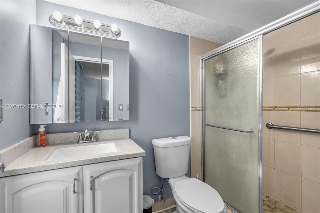 En Venta: $250,000 (2 camas, 2 baños, 978 Pies cuadrados)