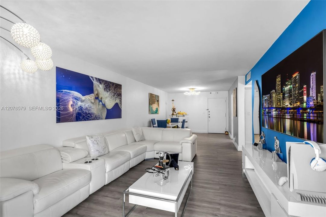 En Venta: $250,000 (2 camas, 2 baños, 978 Pies cuadrados)