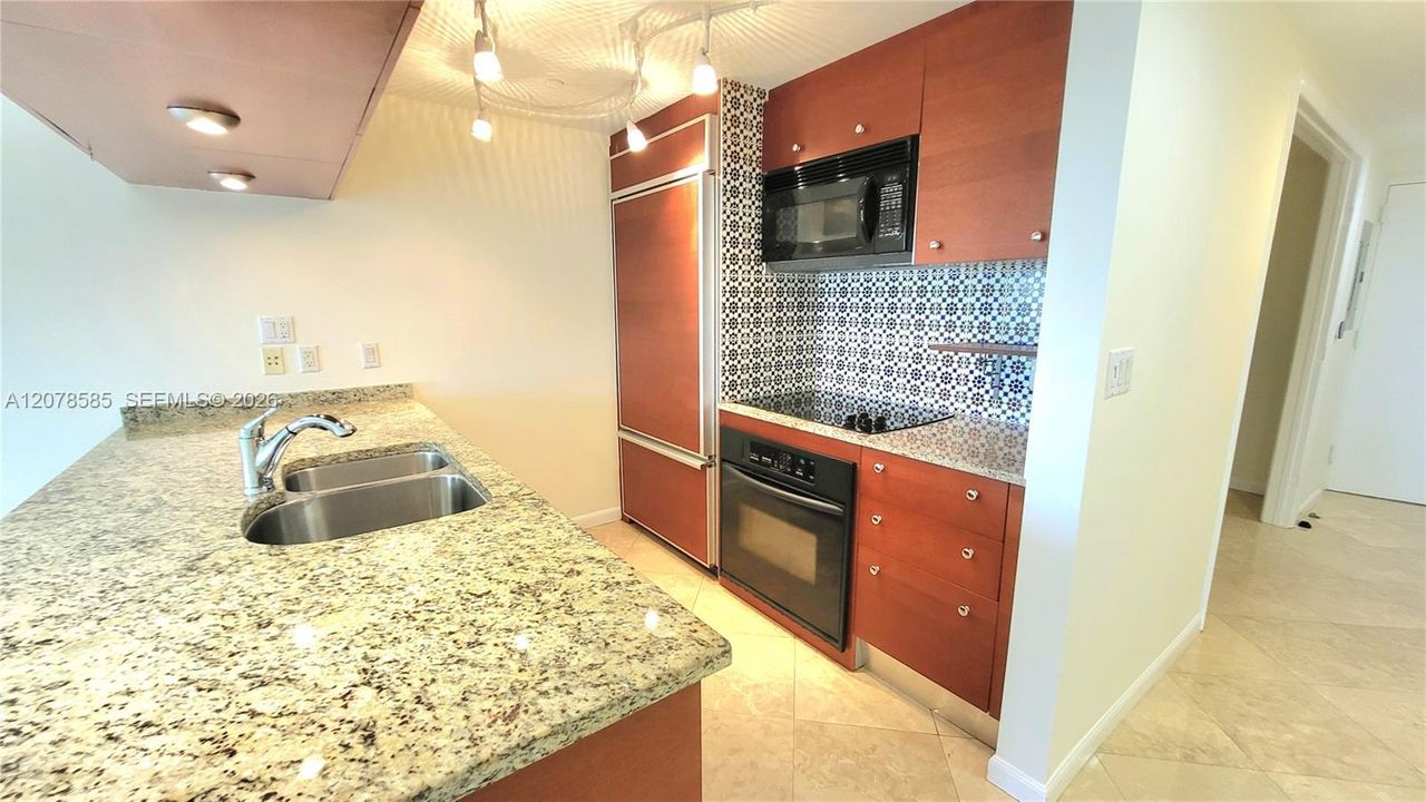 На продажу: $599,000 (2 спален, 1 ванн, 1086 Квадратных фут)