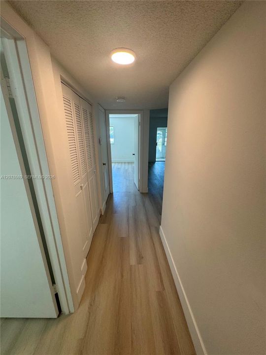 For Rent: $1,650 (1 beds, 1 baths, 812 Square Feet)