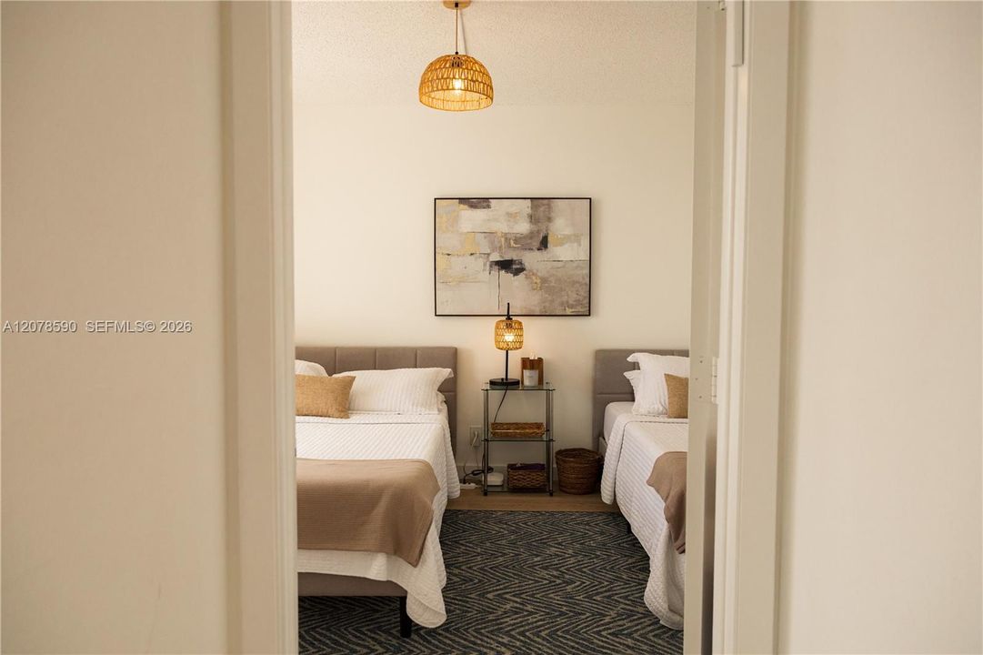 En Venta: $480,000 (2 camas, 2 baños, 1300 Pies cuadrados)