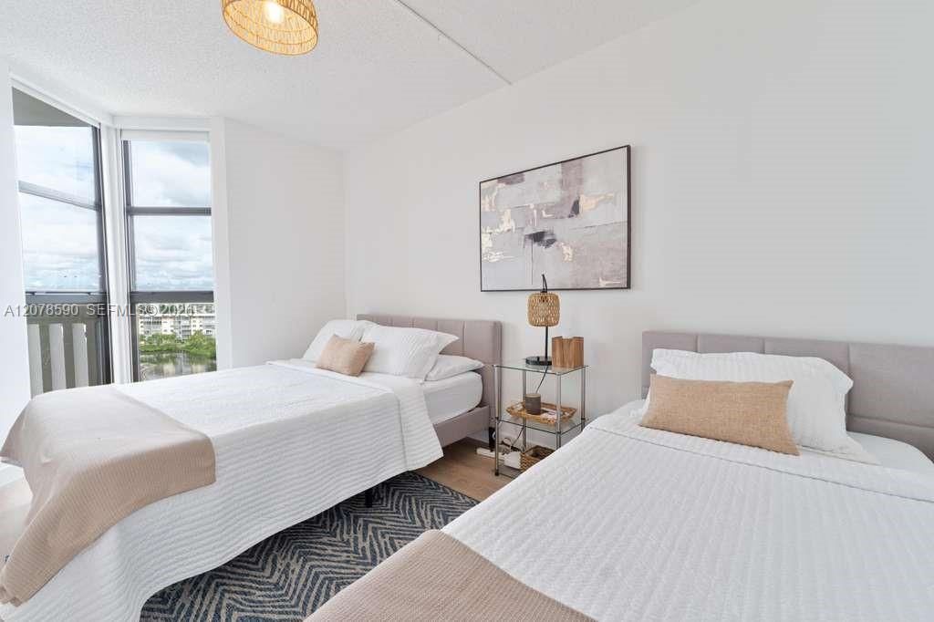 En Venta: $480,000 (2 camas, 2 baños, 1300 Pies cuadrados)