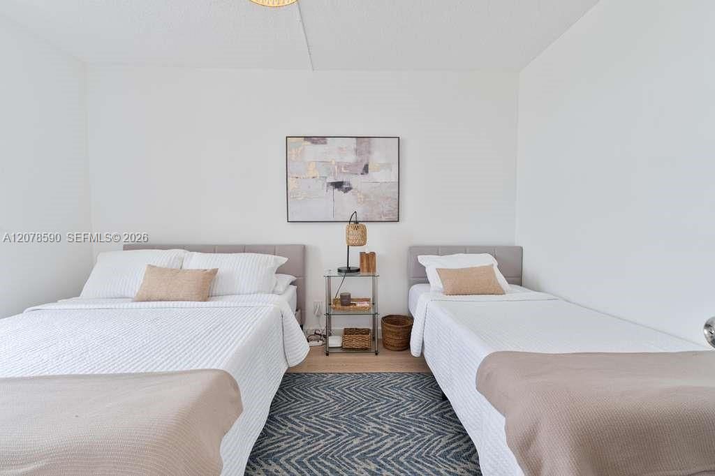 En Venta: $480,000 (2 camas, 2 baños, 1300 Pies cuadrados)