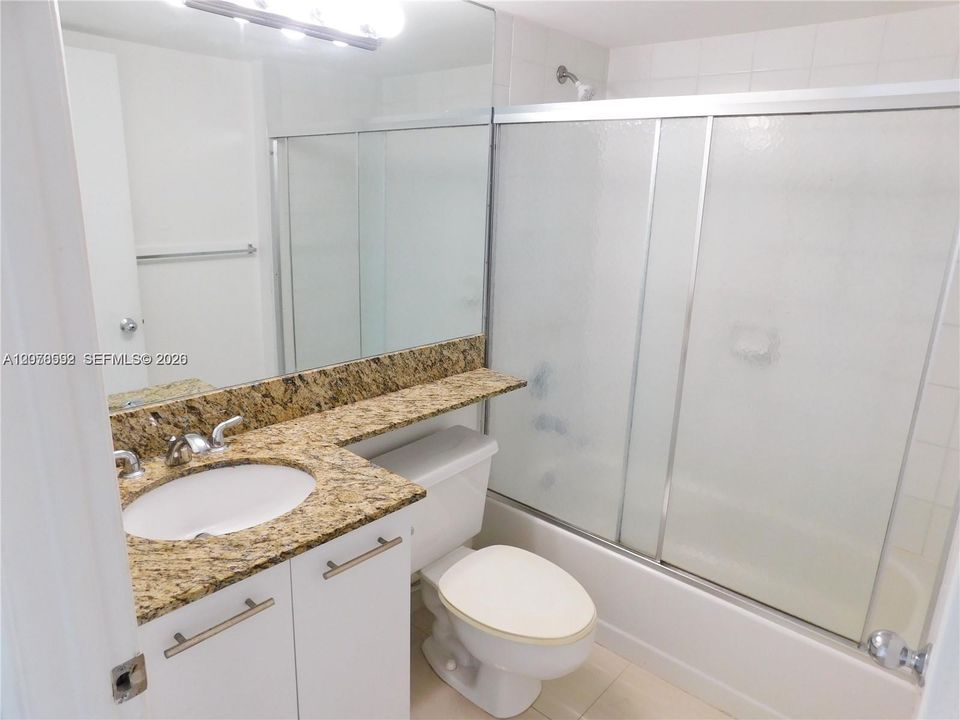 В аренду: $2,550 (2 спален, 2 ванн, 1134 Квадратных фут)