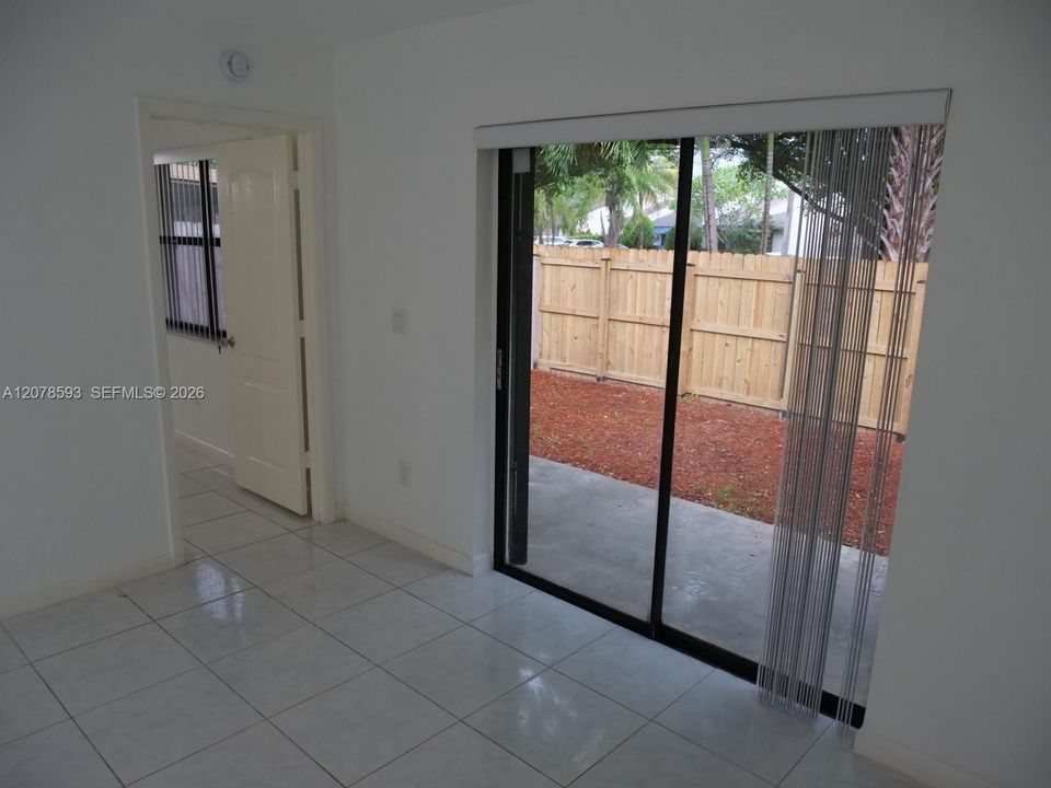For Rent: $2,300 (2 beds, 2 baths, 868 Square Feet)