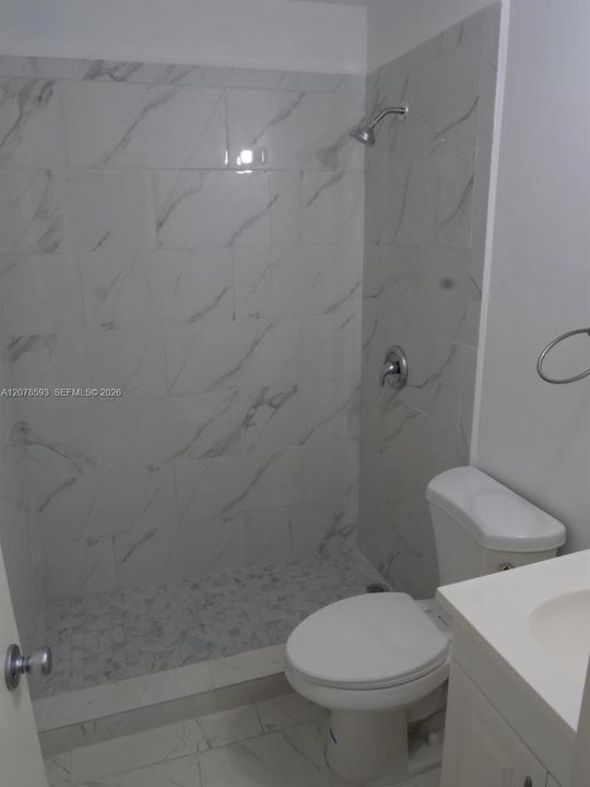 For Rent: $2,300 (2 beds, 2 baths, 868 Square Feet)