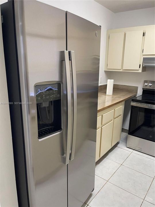 For Rent: $2,300 (2 beds, 2 baths, 868 Square Feet)