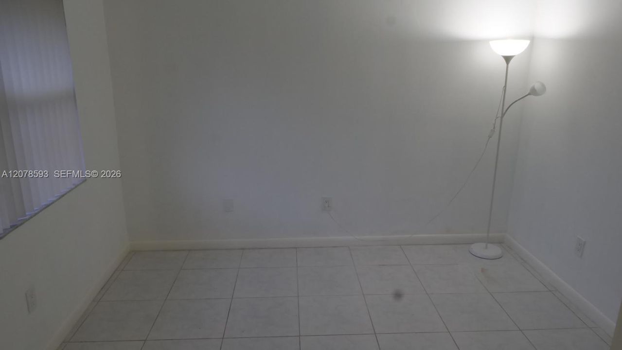 For Rent: $2,300 (2 beds, 2 baths, 868 Square Feet)