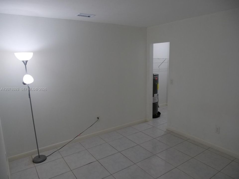 For Rent: $2,300 (2 beds, 2 baths, 868 Square Feet)
