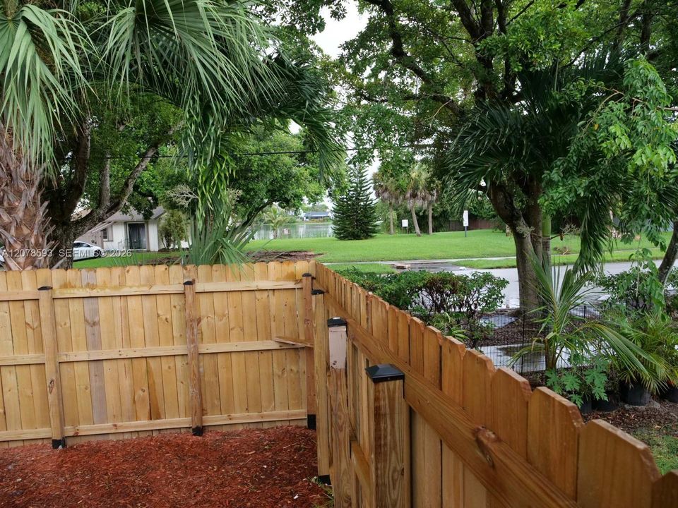 For Rent: $2,300 (2 beds, 2 baths, 868 Square Feet)