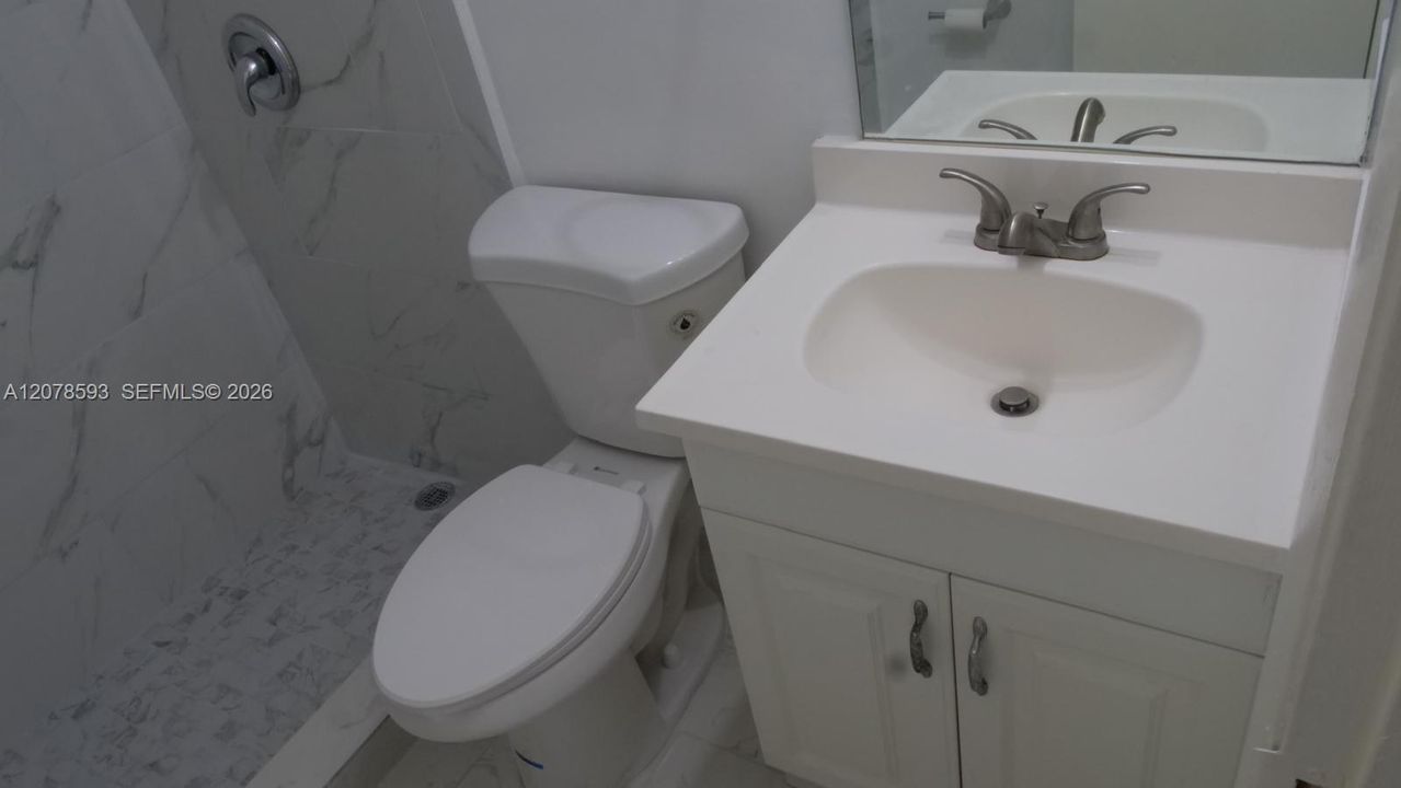For Rent: $2,300 (2 beds, 2 baths, 868 Square Feet)