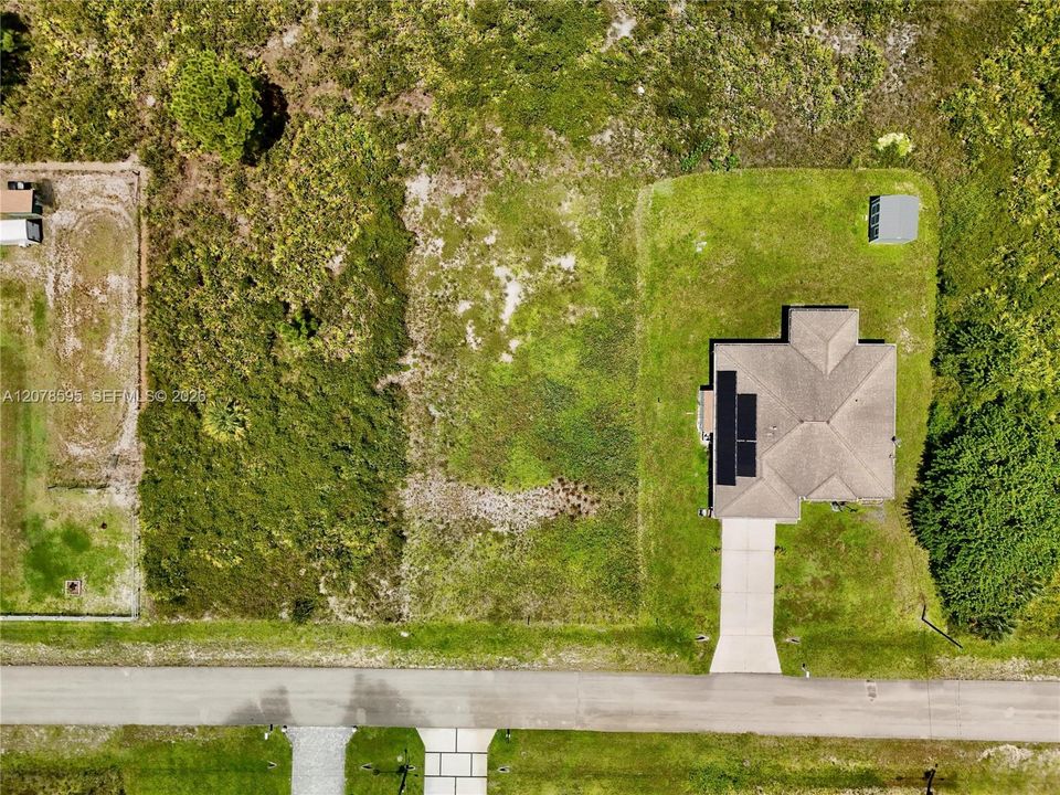 На продажу: $26,000 (0.25 acres)