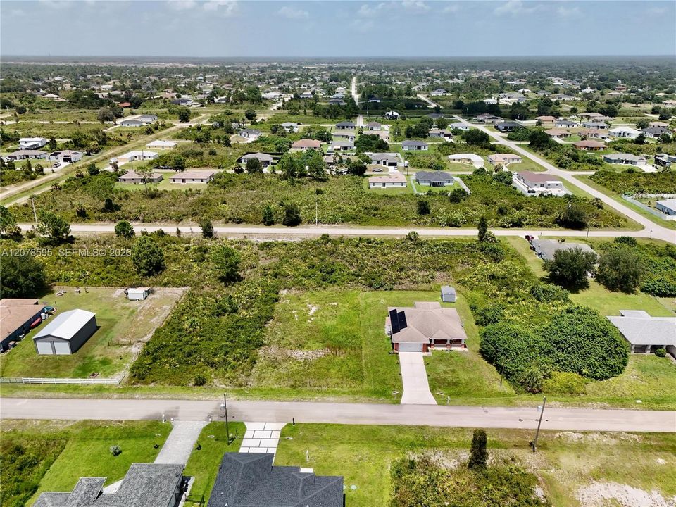 На продажу: $26,000 (0.25 acres)