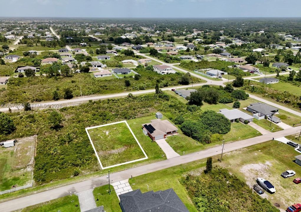 На продажу: $26,000 (0.25 acres)