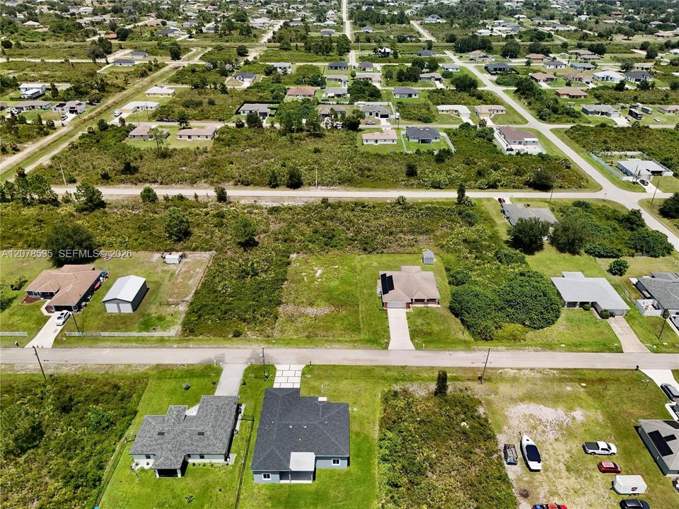 На продажу: $26,000 (0.25 acres)