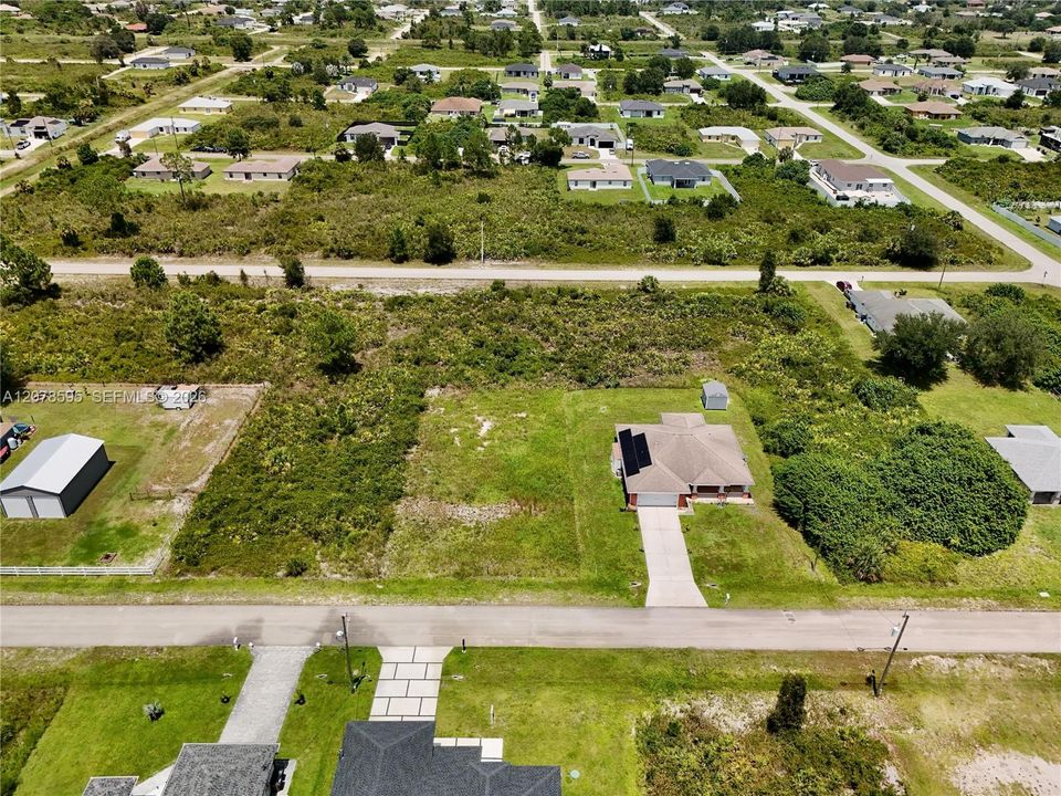 На продажу: $26,000 (0.25 acres)