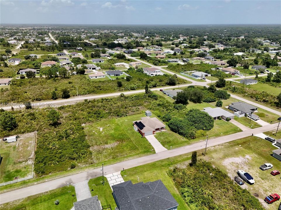 На продажу: $26,000 (0.25 acres)
