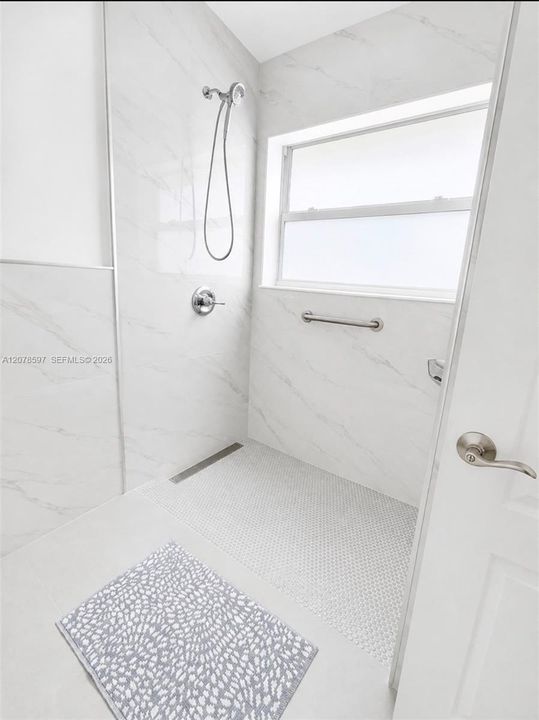 En Venta: $630,000 (3 camas, 2 baños, 1841 Pies cuadrados)