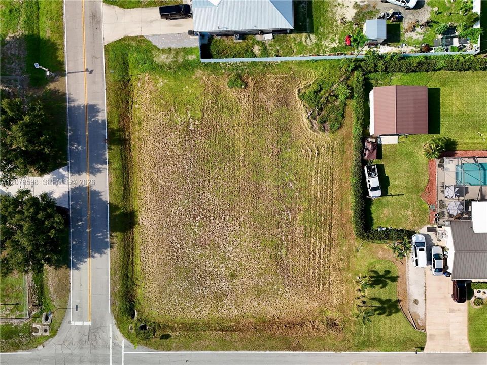待售: $60,000 (0.46 acres)