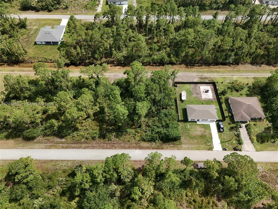 待售: $20,000 (0.23 acres)